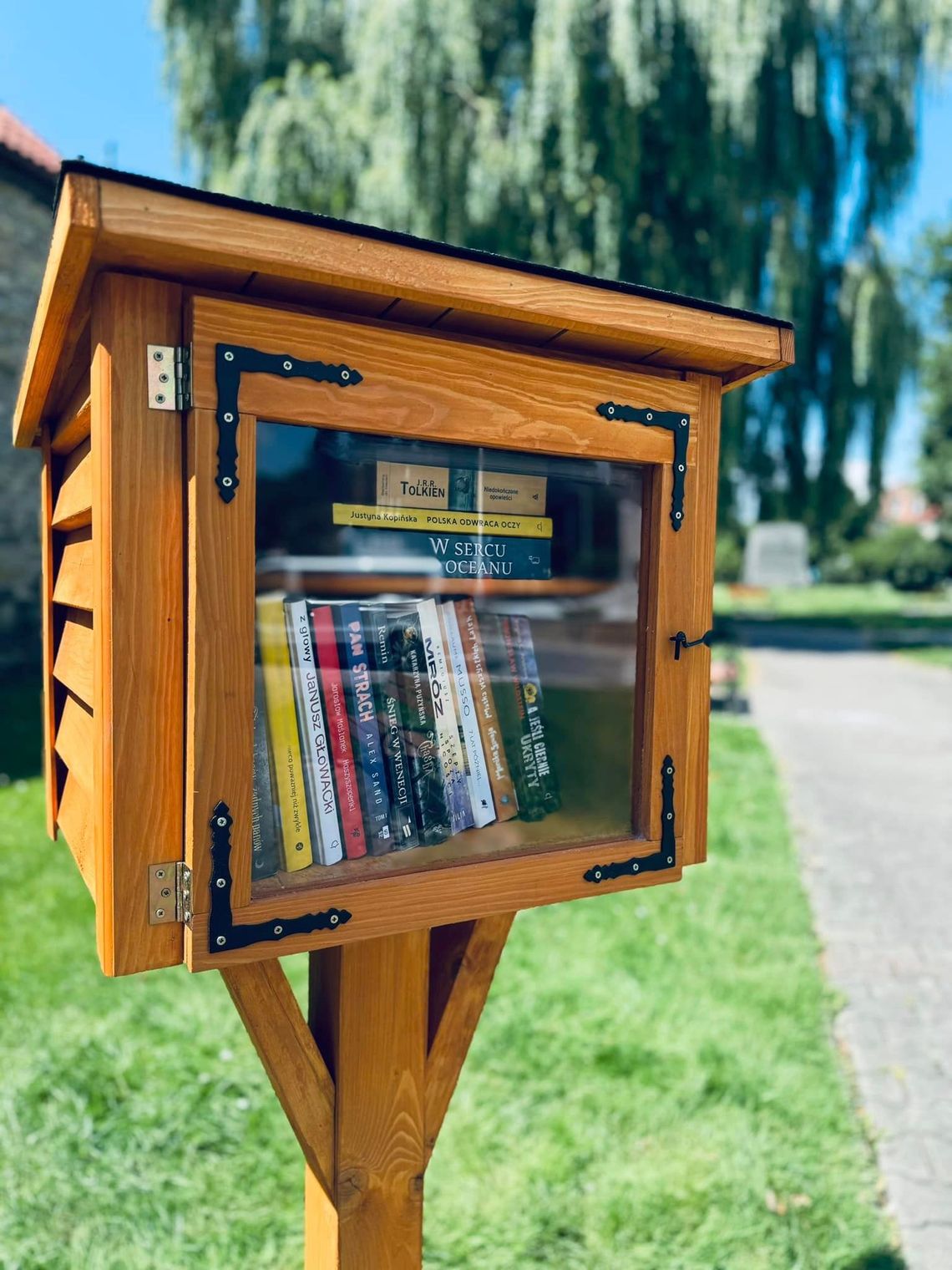 ZACZYTAJ SIĘ w Bystrzycy Kłodzkiej. W mieście zainstalowano plenerowe biblioteczki.