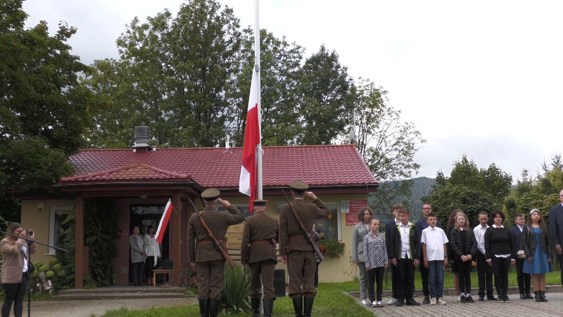 Zakończenie projektu "Pod biało-czerwoną" w Ostroszowicach