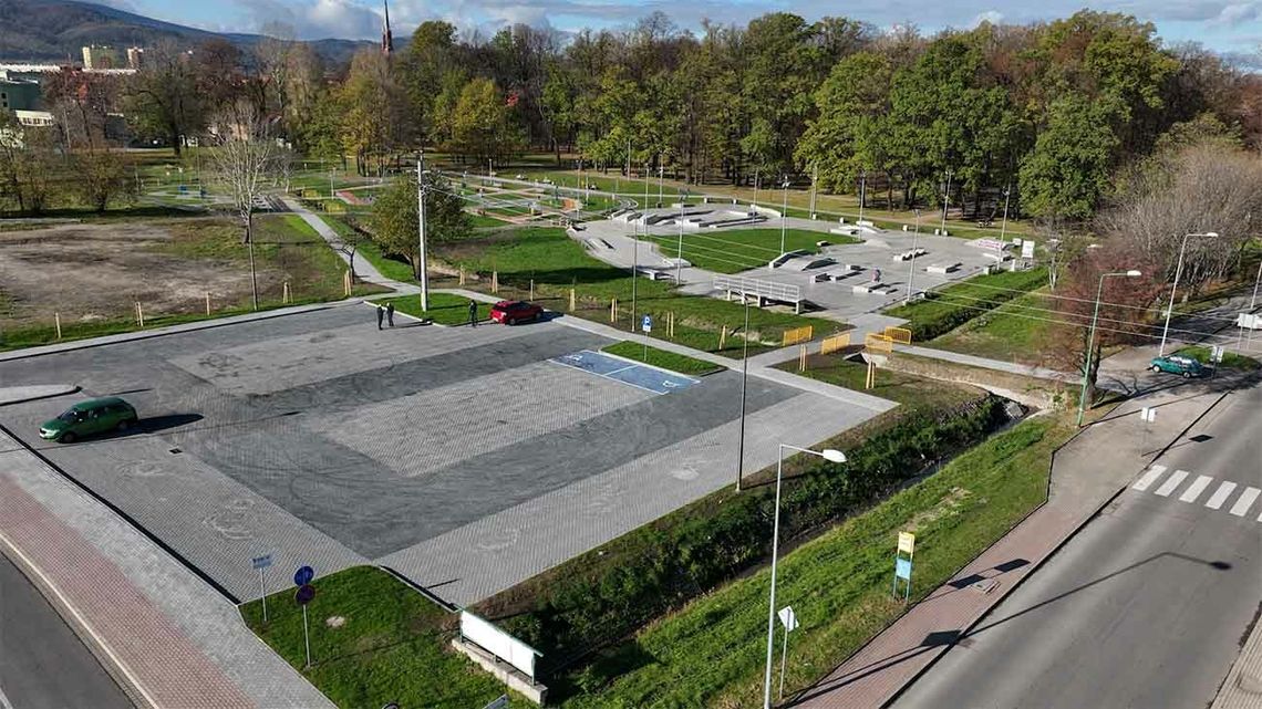 Zakończono budowę parkingu przy bielawskim parku miejskim