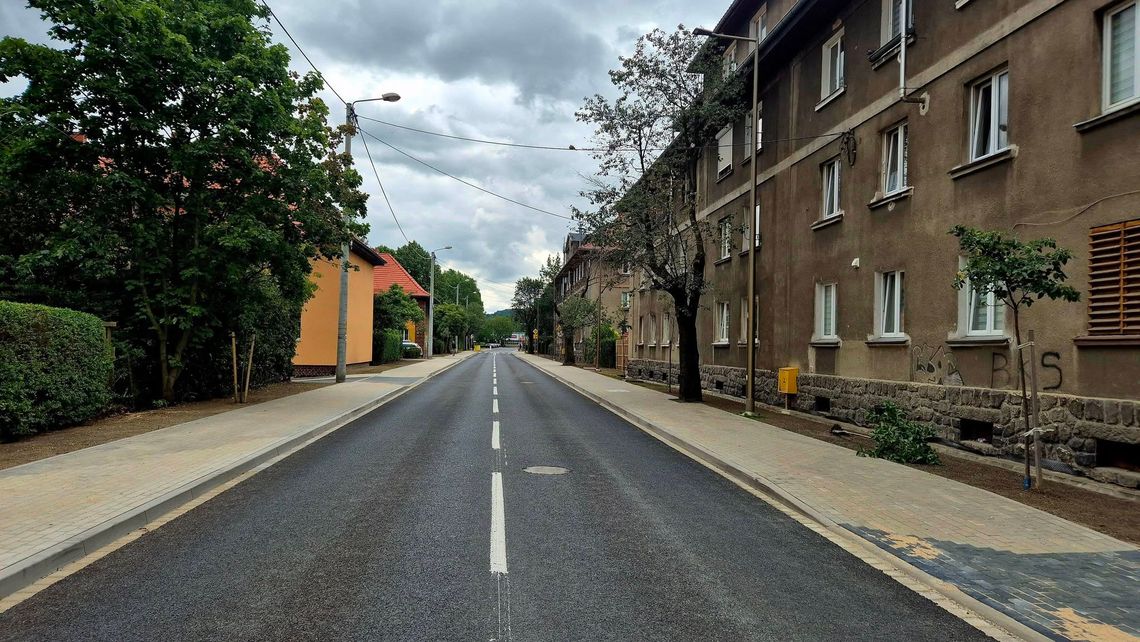 Zakończono I etap kompleksowej przebudowy ul. Parkowej w Bielawie