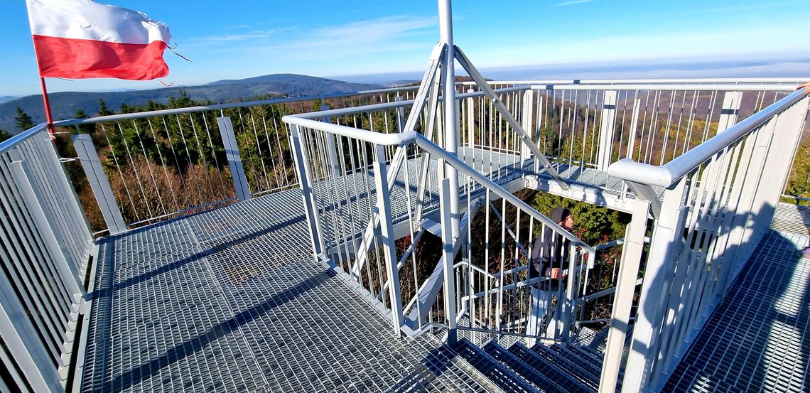 Zakończono modernizację wieży widokowej na Kalenicy Zakończono modernizację wieży widokowej na Kalenicy