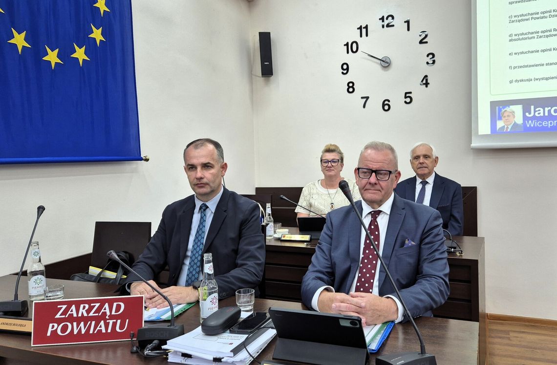 Zarząd Powiatu Dzierżoniowskiego z wotum zaufania i absolutorium za 2024 rok