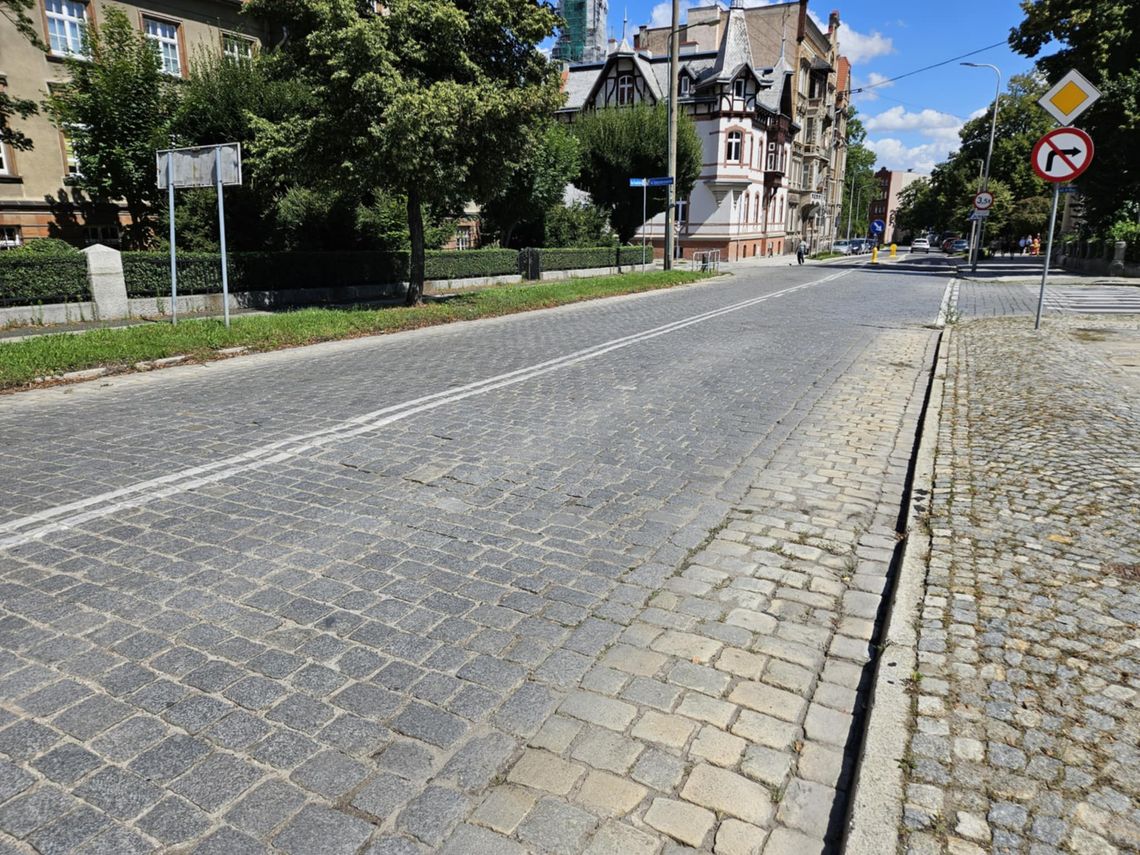 Zarząd Województwa Dolnośląskiego przyznał środki na przebudowę al. Niepodległości w Świdnicy Zarząd Województwa Dolnośląskiego przyznał środki na przebudowę al. Niepodległości w Świdnicy
