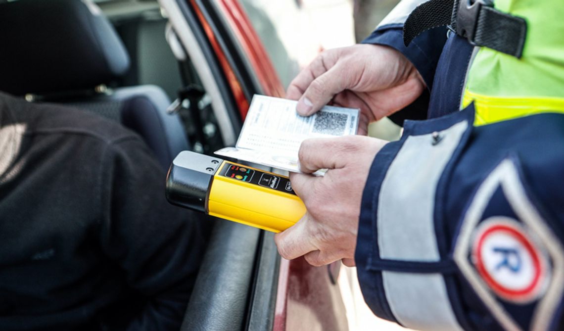 ZATRZYMANY KIEROWCA MIAŁ AŻ 2,4 PROMILA ZATRZYMANY KIEROWCA MIAŁ AŻ 2,4 PROMILA