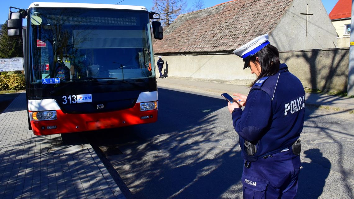 Zderzenie ciągnika z autobusem