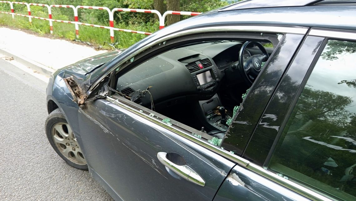 Zderzenie ciężarówki z Hondą w Bielawie