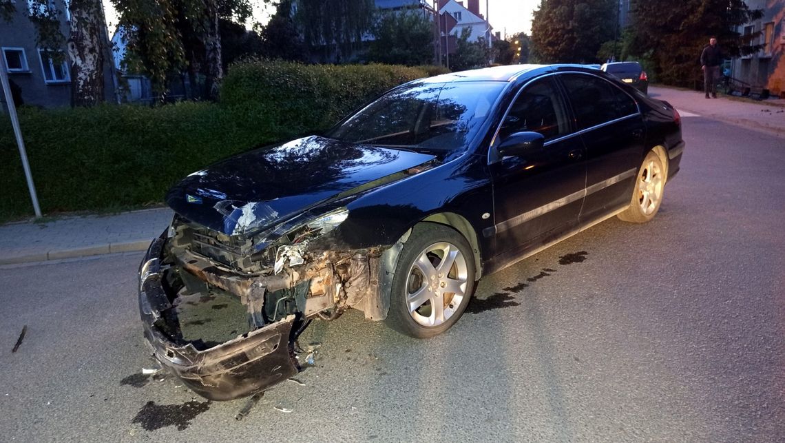 Zderzenie lawety z osobówką w Bielawie