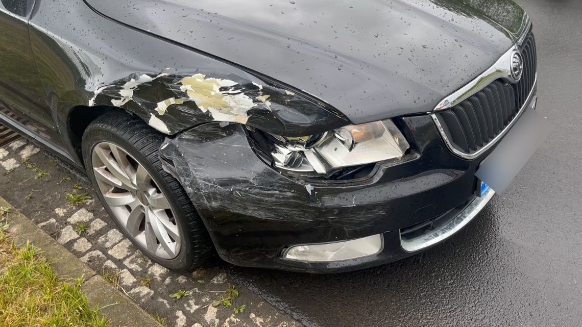 Zderzenie osobówek na strefie w Dzierżoniowie