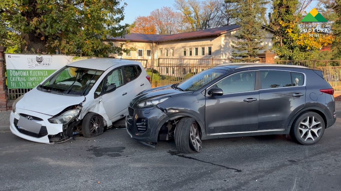 Zderzenie osobówek w Pieszycach