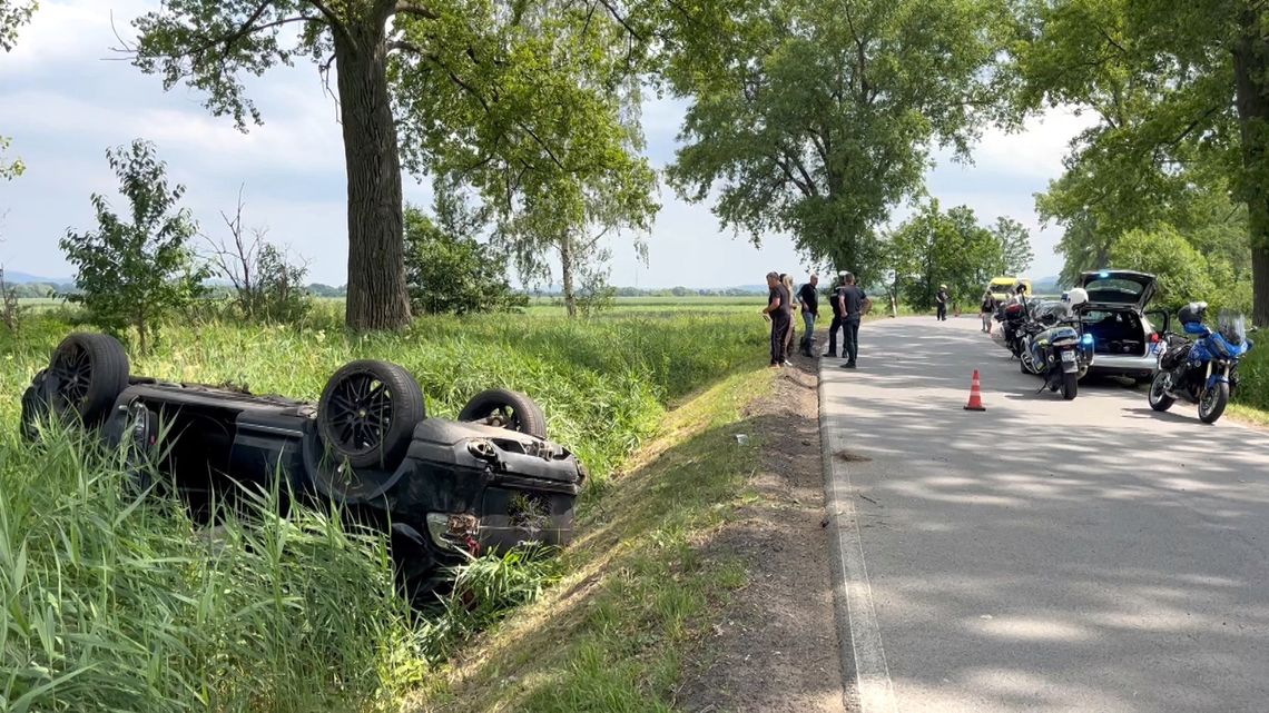 Zderzenie Toyoty z Porsche na drodze z Lutomii do Pieszyc