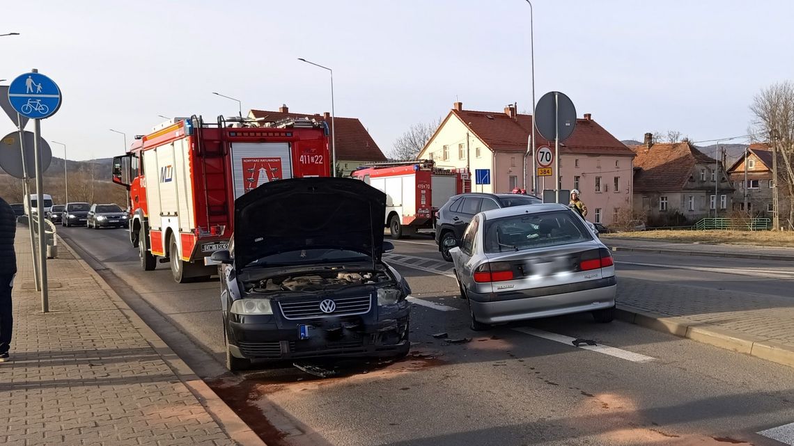 Zderzenie trzech pojazdów w Bielawie