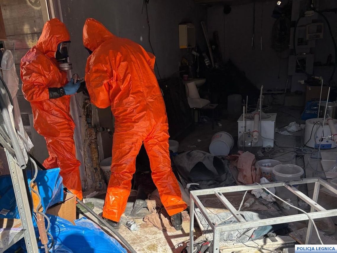 Zlikwidowane profesjonalne laboratorium, zabezpieczone kilogramy metamfetaminy i zatrzymanych pięć osób