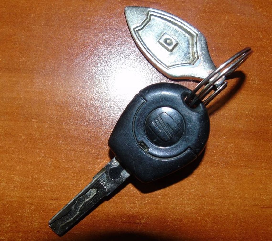 ZNALEZIONO KLUCZYK DO SAMOCHODU MARKI SEAT ZNALEZIONO KLUCZYK DO SAMOCHODU MARKI SEAT
